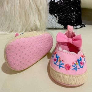 Baby girl pink shoes worn once size 1-6 months old